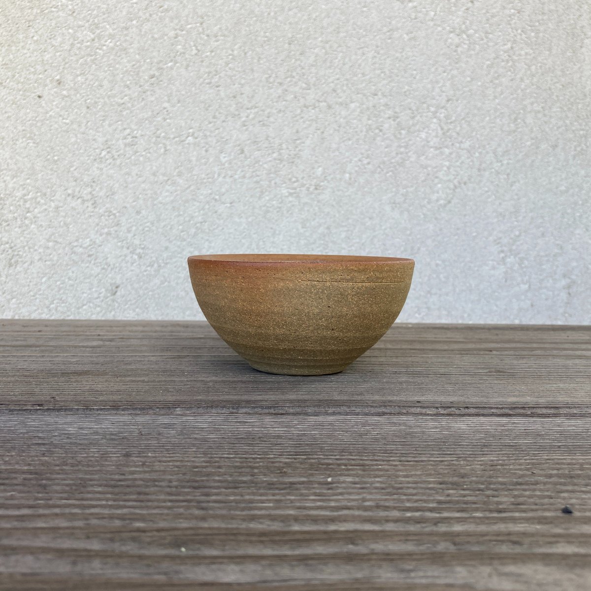 人気作家　焼締め　ボウル　約22.5cm ボウル（4寸／約12cm）黒・外焼締め （05） | 出西窯 on-line STORE