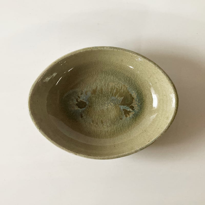 楕円形陶器皿 淡い深緑とブラウン 楕円形陶器皿 淡い深緑とブラウン 楕円形陶器皿 淡い深緑とブラウン