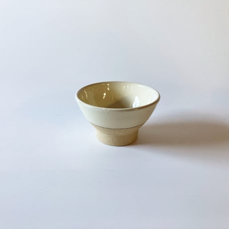 ご飯茶碗（豆　口径約10.6cm・高さ約6cm）白・下焼き締め　（09）