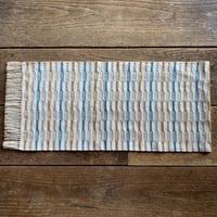 やまもも染　市松織　テーブルランナー(約28cm×120cm)　ベージュ地　緑×茶　（j-5-4）