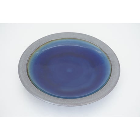 縁鉄砂呉須釉皿（8寸／約24㎝）呉須・縁鉄　（04）