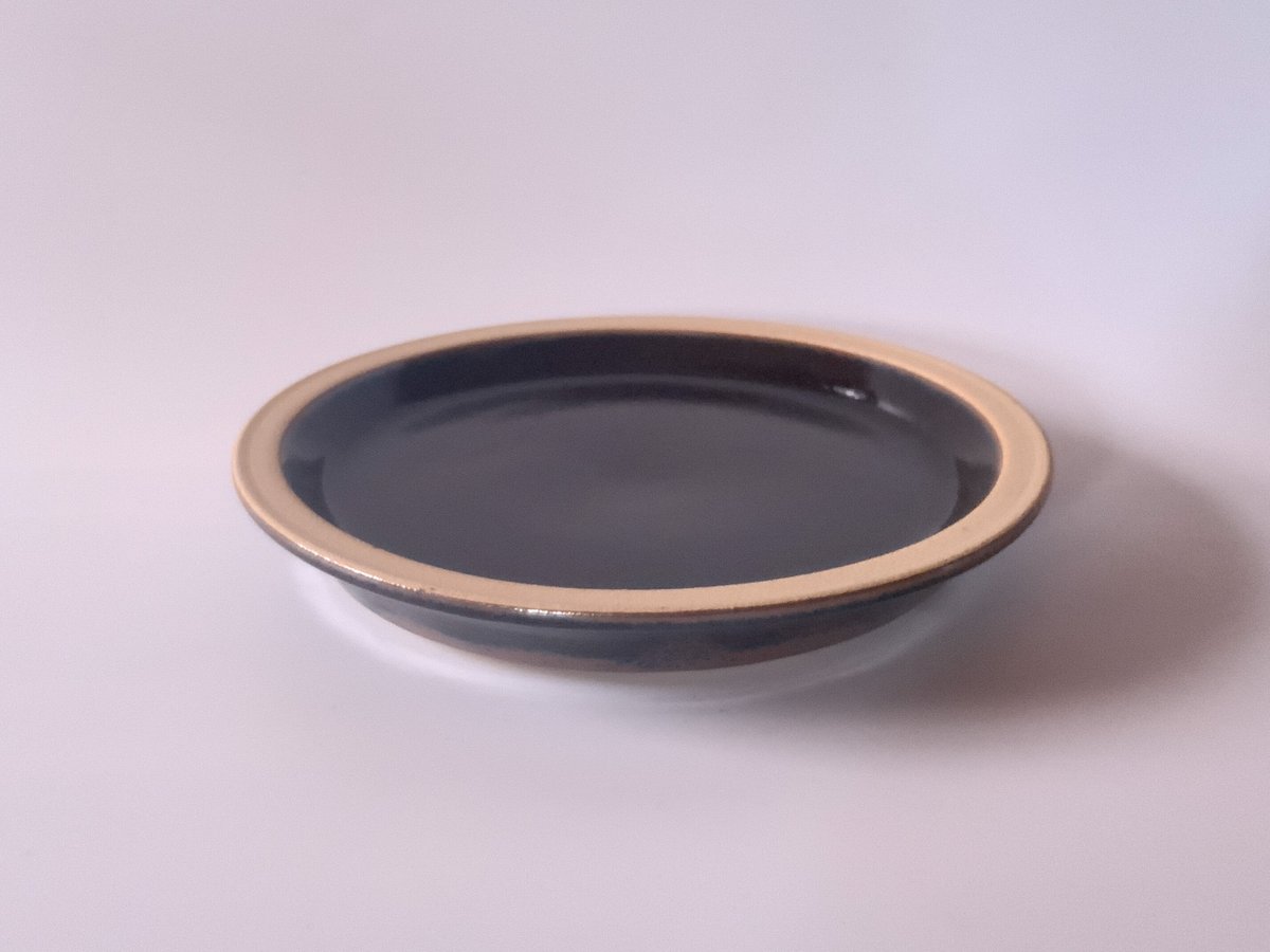黒呂摺パン皿(金彩) 黒呂摺パン皿金彩 在庫僅少】 黒呂摺パン皿(金彩) 工芸品 -