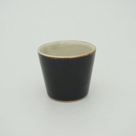 切立湯呑（小）黒　（04）