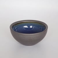 ボウル（6寸／約18㎝）呉須・外鉄　（07）