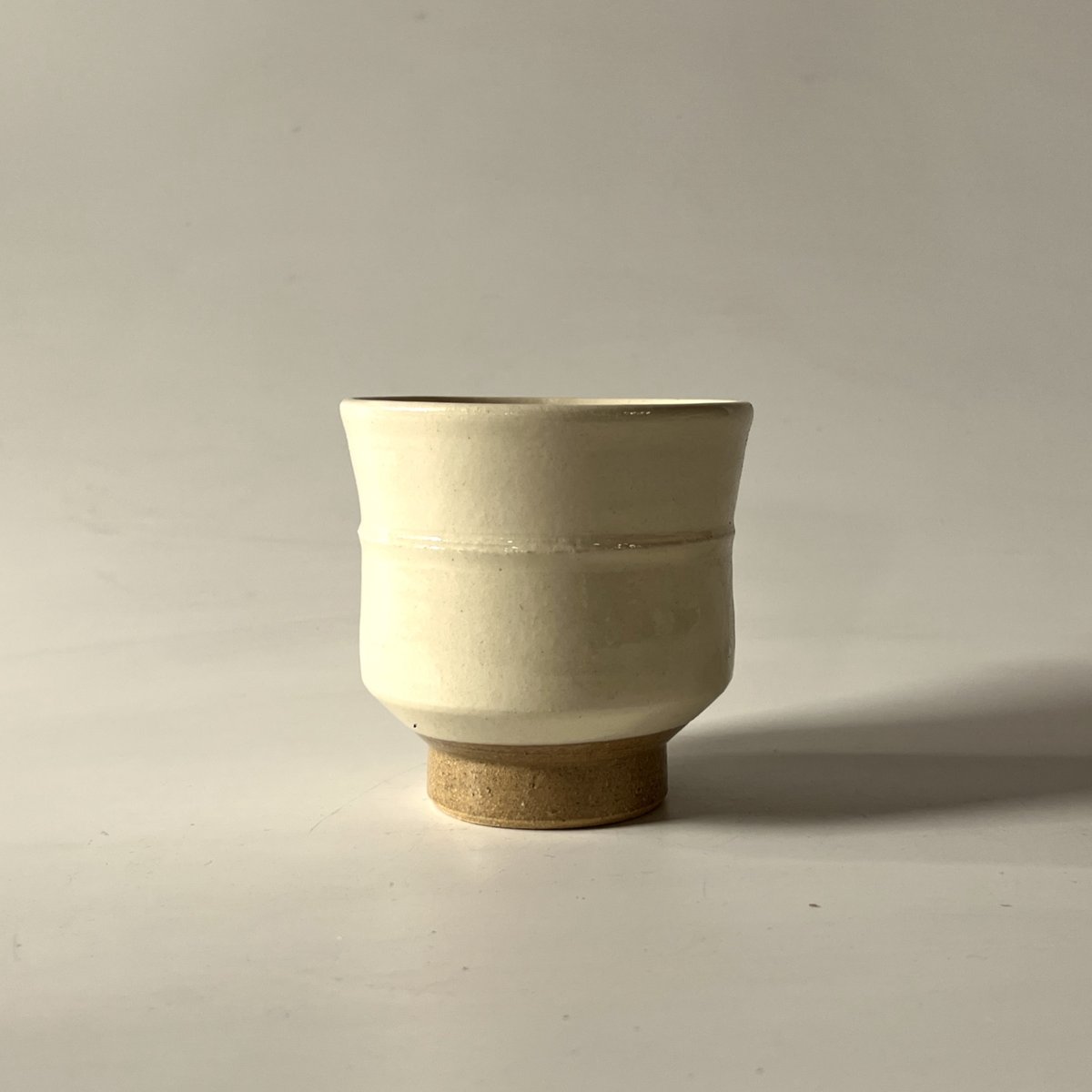 湯呑（大） 白／胴紐 （01） | 出西窯 on-line STORE