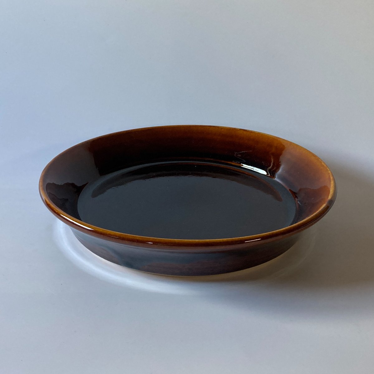 縁付平皿（8寸／約24㎝)）飴 （07） | 出西窯 on-line STORE