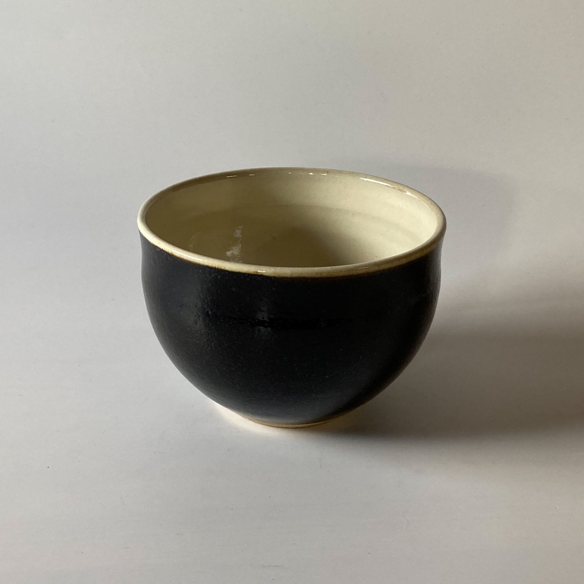 カフェオレボウル 黒(口径約12cm・高さ約8~8.5cm)(03) | 出 カフェオレボウル 黒(口径約12cm・高さ約8~8.5cm)(03) | 出