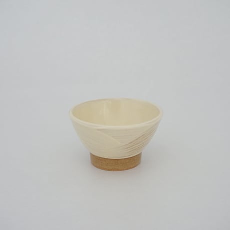ご飯茶碗（豆　口径約10.6cm・高さ約6cm）白 ／ぼたん刷毛目　（09）