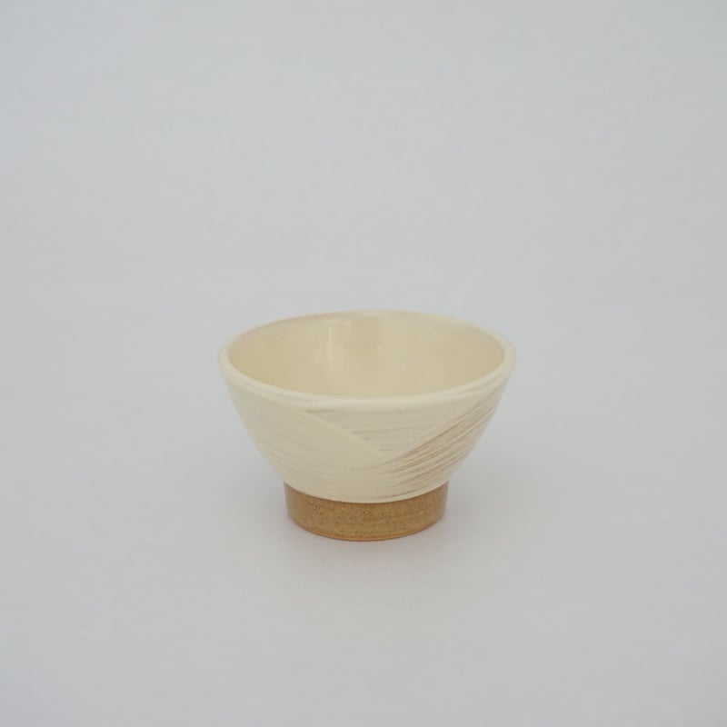 ご飯茶碗（豆 口径約10.6cm・高さ約6cm）白 ／牡丹刷毛目 （09