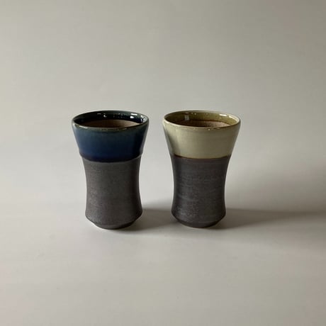 ビールカップ（口径約8㎝・高さ約12㎝）呉須・下鉄　（03）