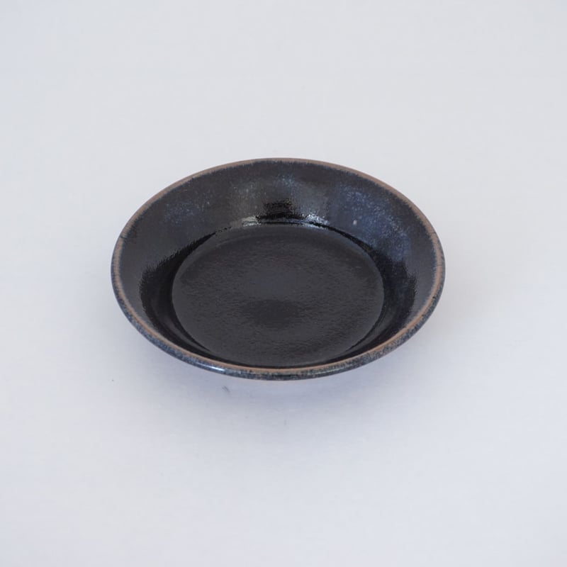 縁付平皿（5寸／約15㎝）黒 （08） | 出西窯 on-line STORE