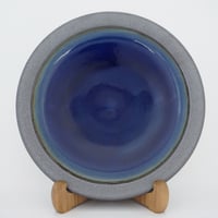 縁鉄砂呉須釉皿（8寸／約24㎝）呉須・縁鉄　（04）