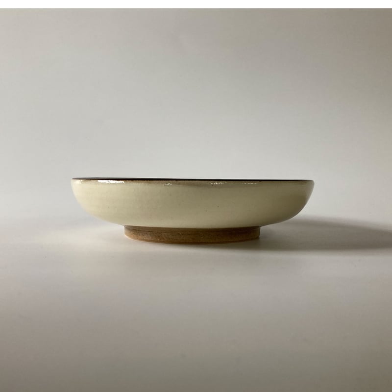 おでん皿(6寸/約18㎝)白縁鉄巻 (08) | 出西窯 on-line STORE おでん皿(6寸/約18㎝)白縁鉄巻 (08) | 出西窯 on-line STORE