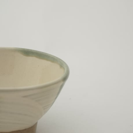 ご飯茶碗（豆　口径約10.6cm・高さ約6cm）緑掛け流し／ぼたん刷毛目　（09）