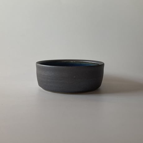 切立ドラ鉢（5寸／約15cm）呉須 ・外鉄　（07）