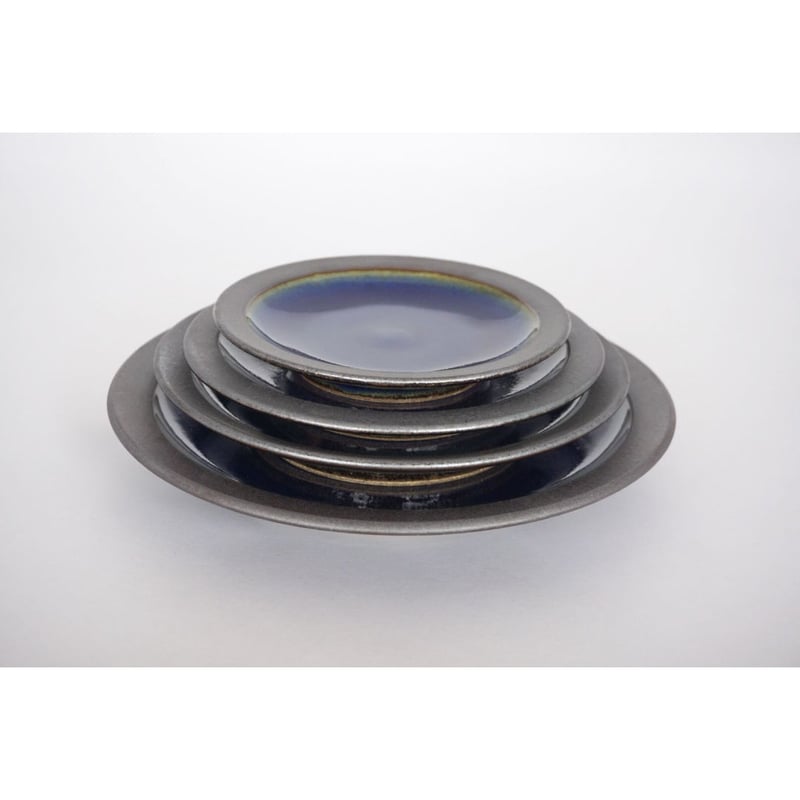 縁鉄砂呉須釉皿（7寸／約21㎝）呉須・縁鉄 （01） | 出西窯 on