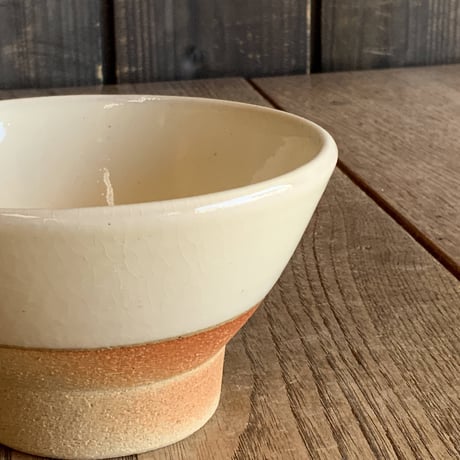 ご飯茶碗（豆　口径約10.6cm・高さ約6cm）白・下焼き締め　（09）