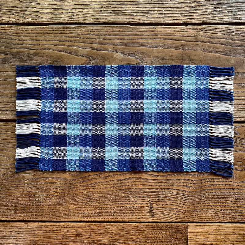 出西窯多々納弘光氏の陶器製四角皿 チェック模様 茶色と黒