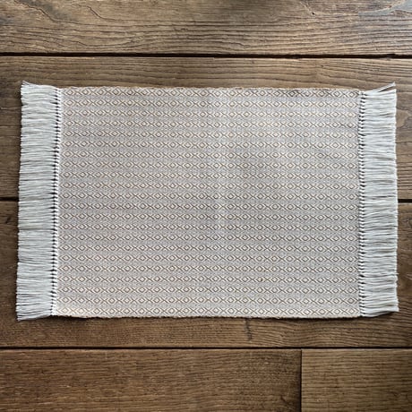 白地　花風通織　テーブルセンター(約30cm×40cm)　茶　（a'-3-2）