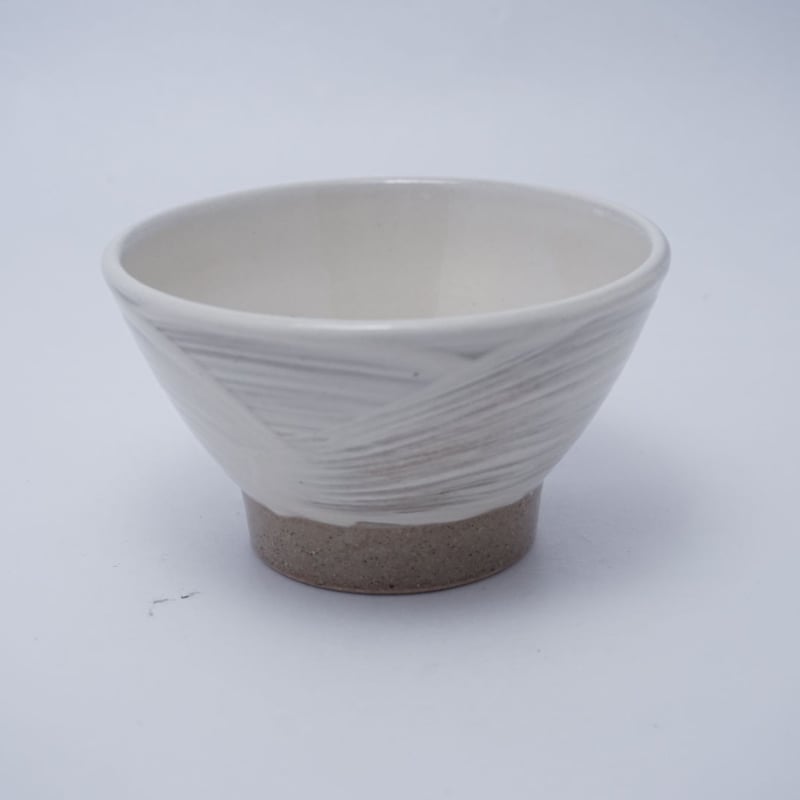 ご飯茶碗 （大 口径約12.5cm・高さ約7cm）白／牡丹刷毛目 （09