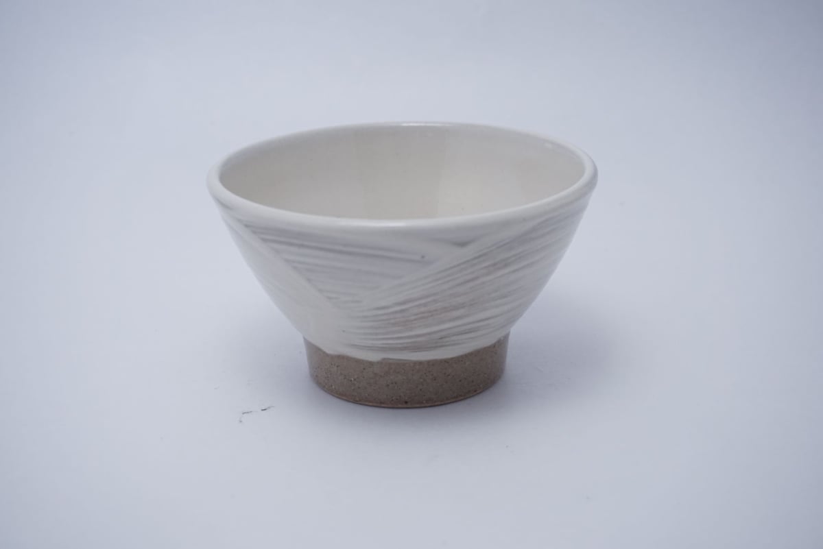 ご飯茶碗 （大 口径約12.5cm・高さ約7cm）白／牡丹刷毛目 （09