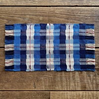 赤入り市松織　花瓶敷き(約21.5㎝×32㎝)　納戸×紺×ベージュ×赤　（h-1）