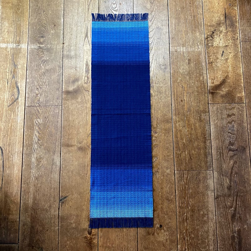 藍染 花風通織 テーブルランナー(約35cm×120cm) グラデーション 藍染 花風通織 テーブルランナー(約35cm×120cm) グラデーション