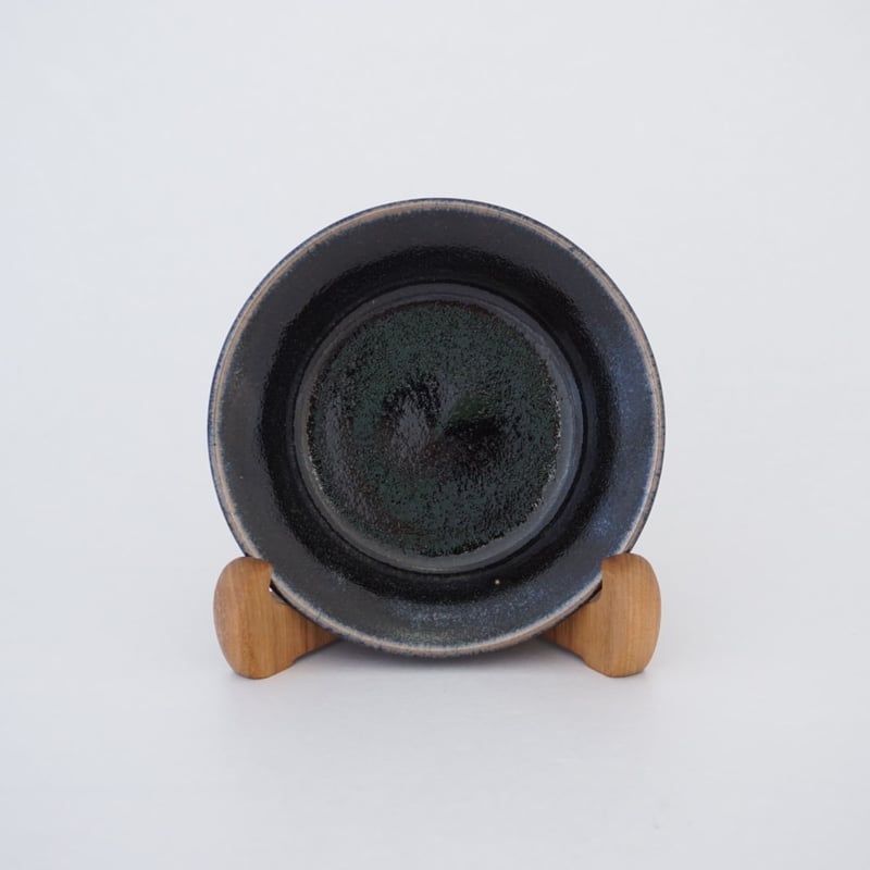 縁付平皿（5寸／約15㎝）黒 （08） | 出西窯 on-line STORE