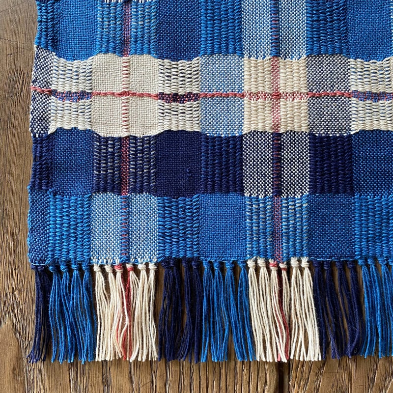 やまと謹製　有松絞り　藍青ピンク　敷居当て付き 赤入り市松織 花瓶敷き(約21.5㎝×32㎝) 納戸×紺×ベージュ×赤 （h