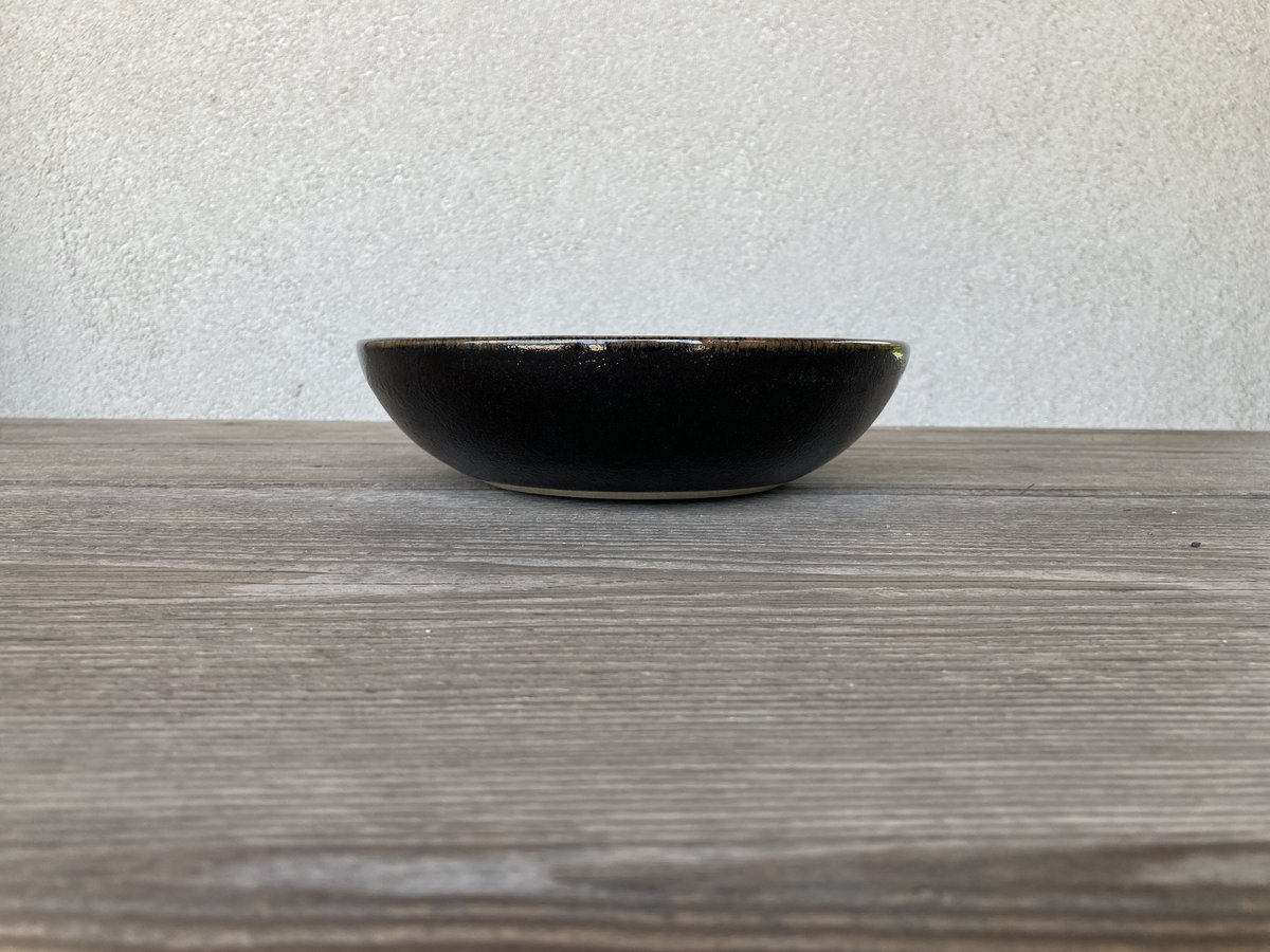 深皿(7寸/約21㎝)黒 (02) | 出西窯 on-line STORE 深皿(7寸/約21㎝)黒 (02) | 出西窯 on-line STORE