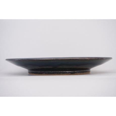 縁鉄砂呉須釉皿（尺／約30㎝）呉須・縁鉄　（08）