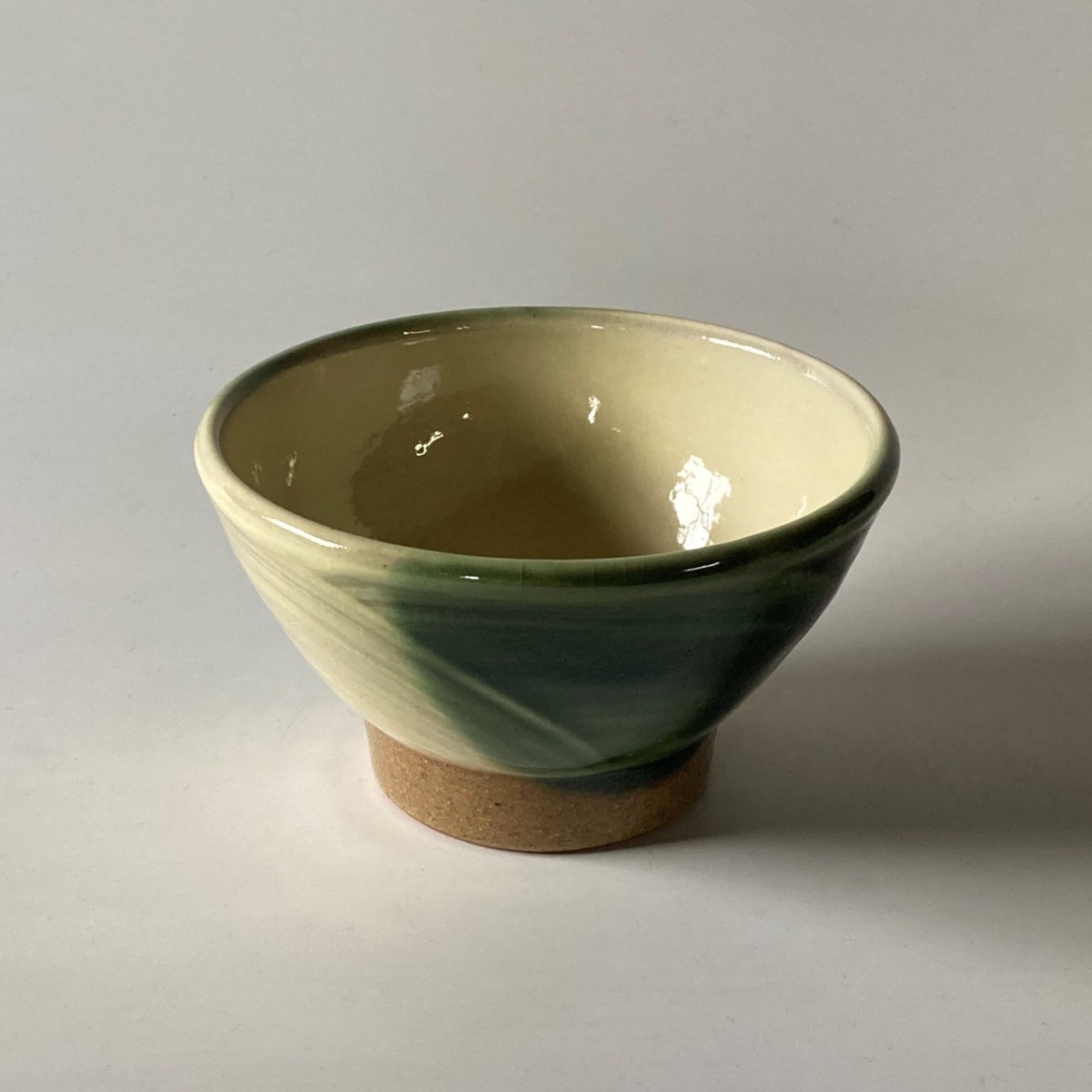 ご飯茶碗 （大 口径約12.5cm・高さ約7cm）緑掛け流し／牡丹刷毛