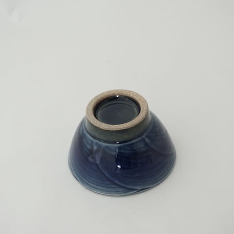 ご飯茶碗（小　口径約11.5cm・高さ約6.5cm）呉須／ぼたん刷毛目　（09）