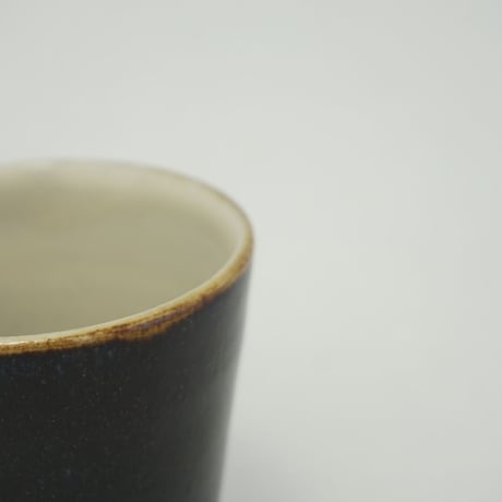 切立湯呑（小）黒　（04）