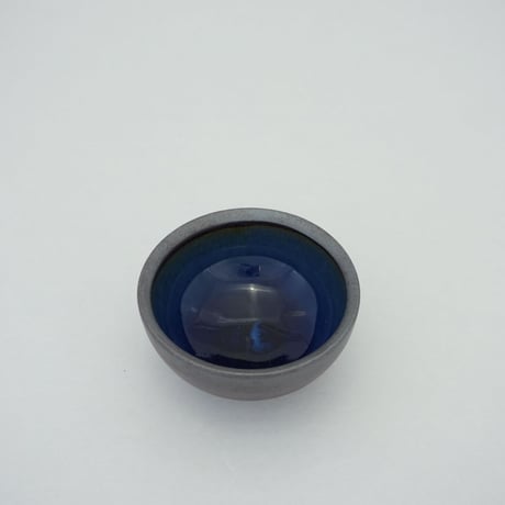 ボウル（4寸／約12cm）呉須・外鉄　（05）