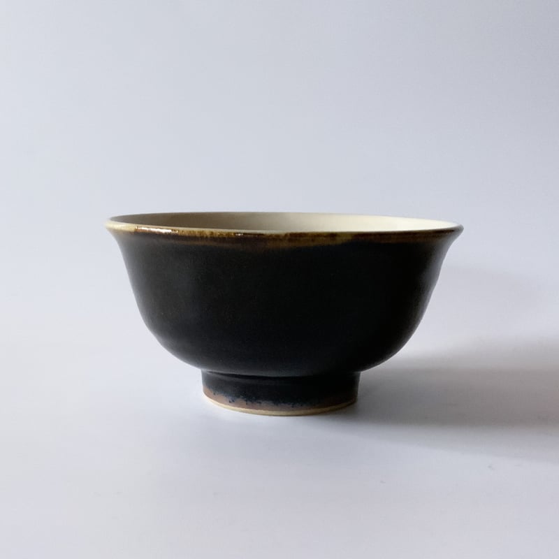 黒い丼 金色の文字入り 丼鉢（5寸／約15㎝）黒 （08） | 出西窯 on-line STORE