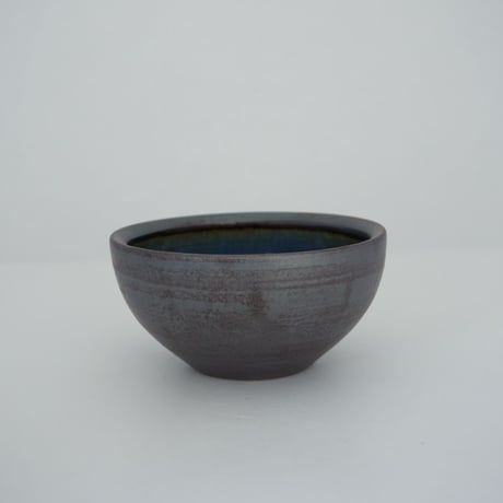 ボウル（4寸／約12cm）呉須・外鉄　（05）