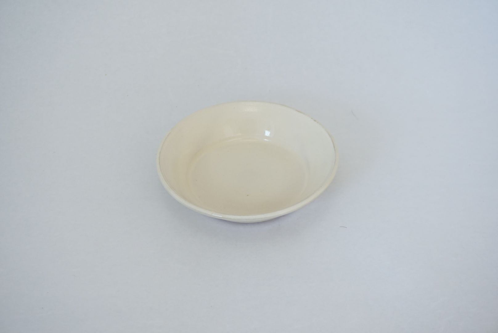 縁付平皿（5寸／約15㎝）白 （08） | 出西窯 on-line STORE