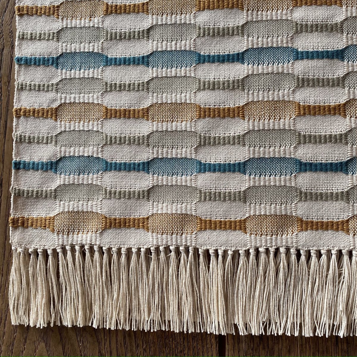 やまもも染 市松織 テーブルランナー(約28cm×120cm) ベージュ地 緑×茶