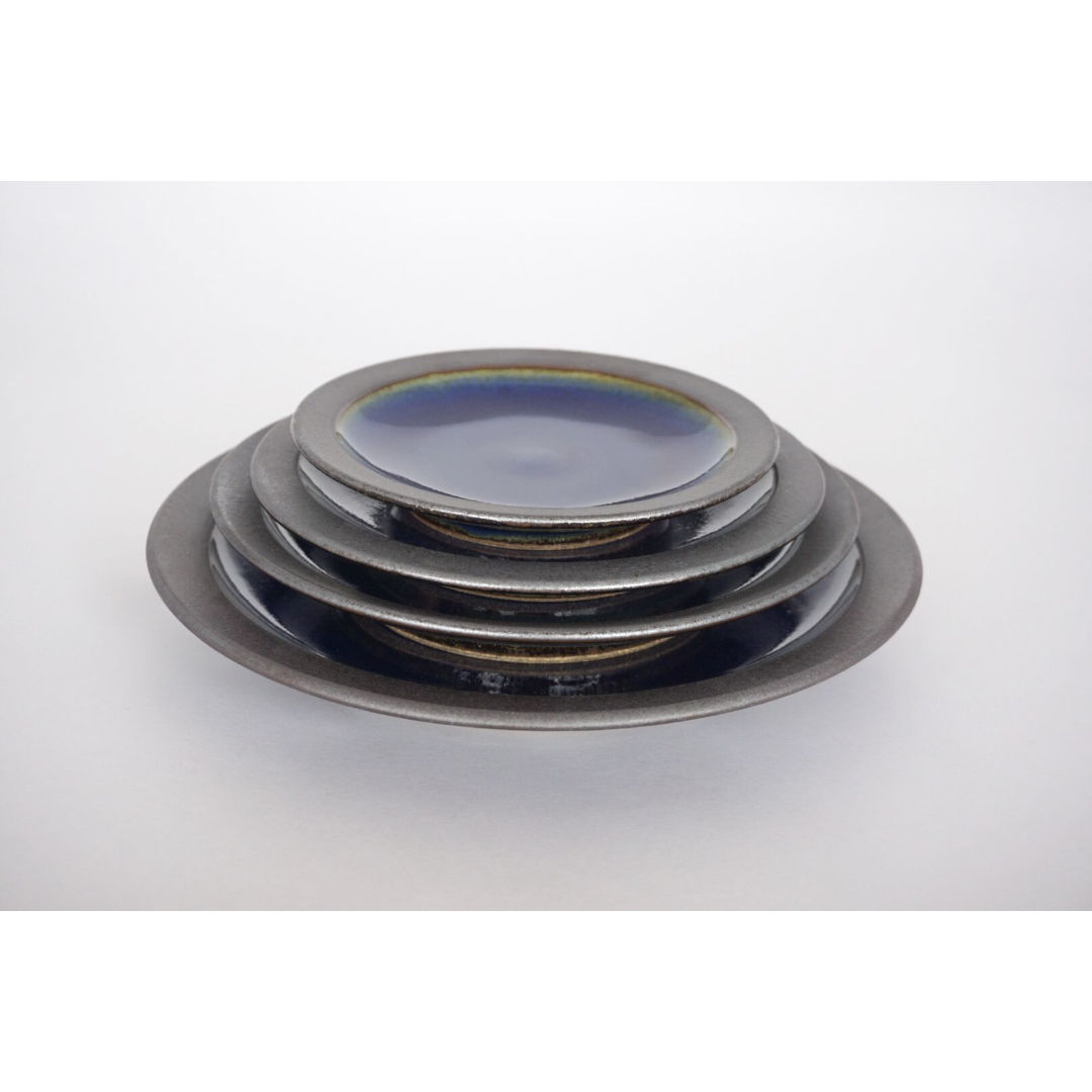 縁鉄砂呉須釉皿（6寸／約18㎝）呉須・縁鉄 （04） | 出西窯 on-line STORE