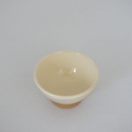 ご飯茶碗（豆　口径約10.6cm・高さ約6cm）白 ／ぼたん刷毛目　（09）