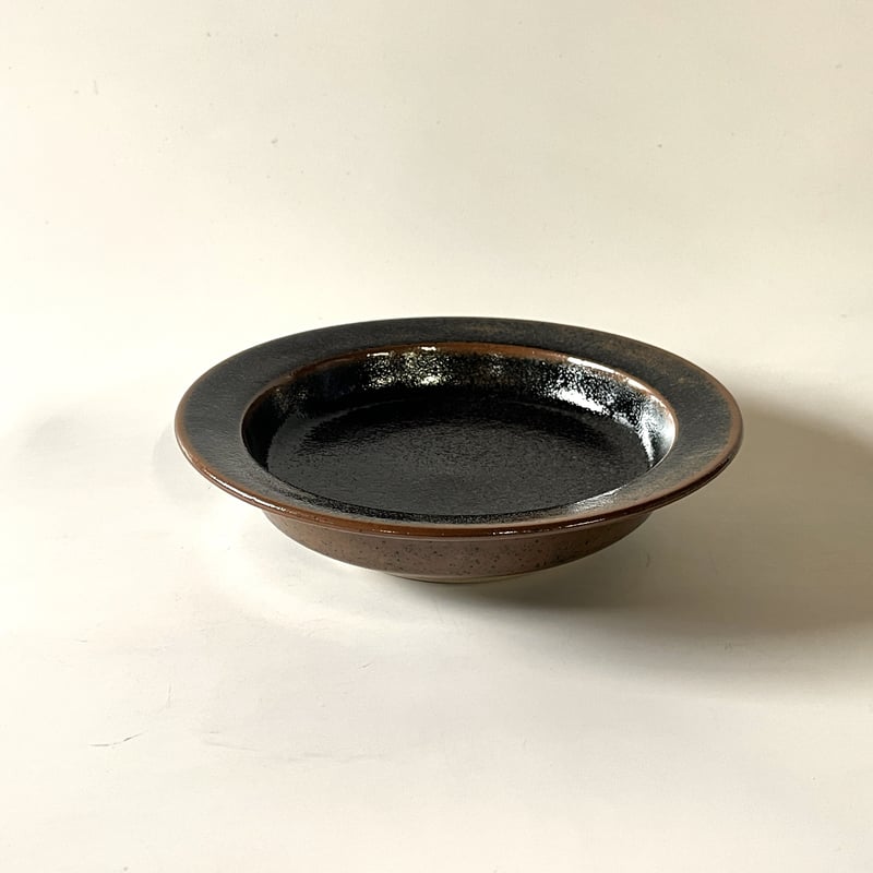 イタリー皿（7寸／約21㎝）黒 （02） | 出西窯 on-line STORE