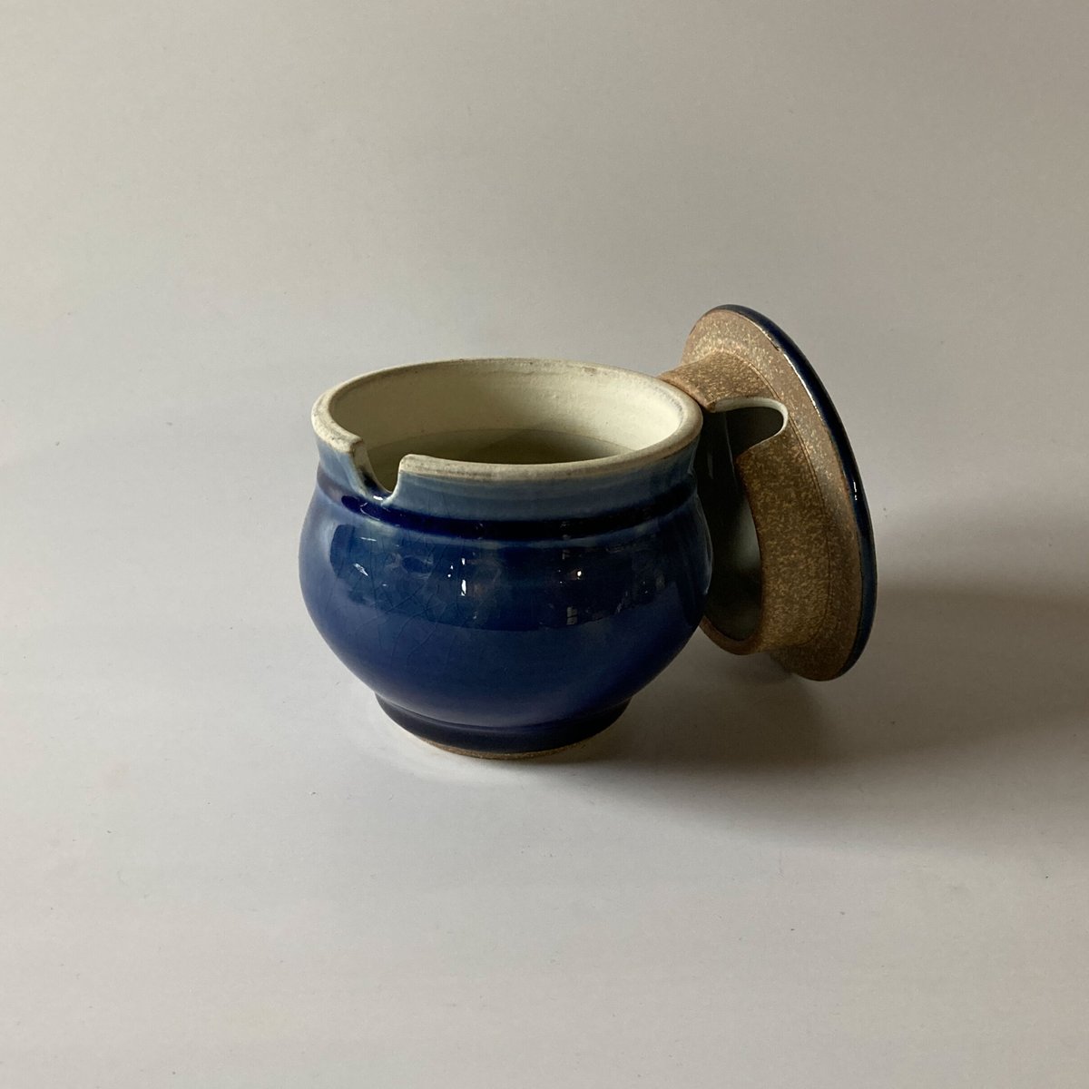 出西窯の陶器の角瓶 緑と青のグラデーション 出西窯の陶器の角瓶 緑と青のグラデーション 出西窯が作り出す「