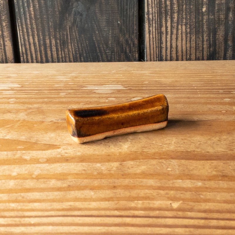 箸置き そり屋根型 （18） | 出西窯 on-line STORE