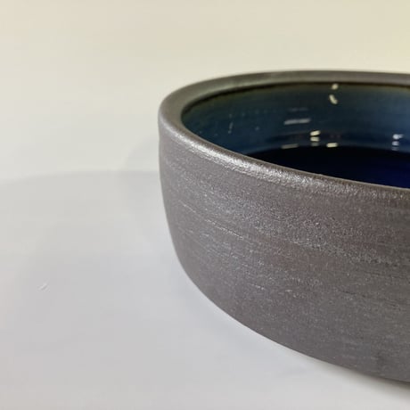切立ドラ鉢（6寸／約18cm）呉須 ・外鉄　（07）