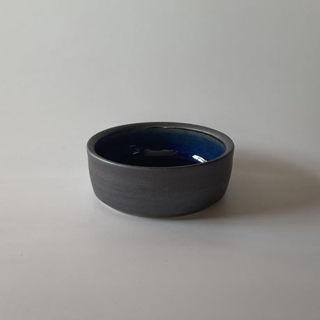切立ドラ鉢（5寸／約15cm）呉須 ・外鉄　（07）