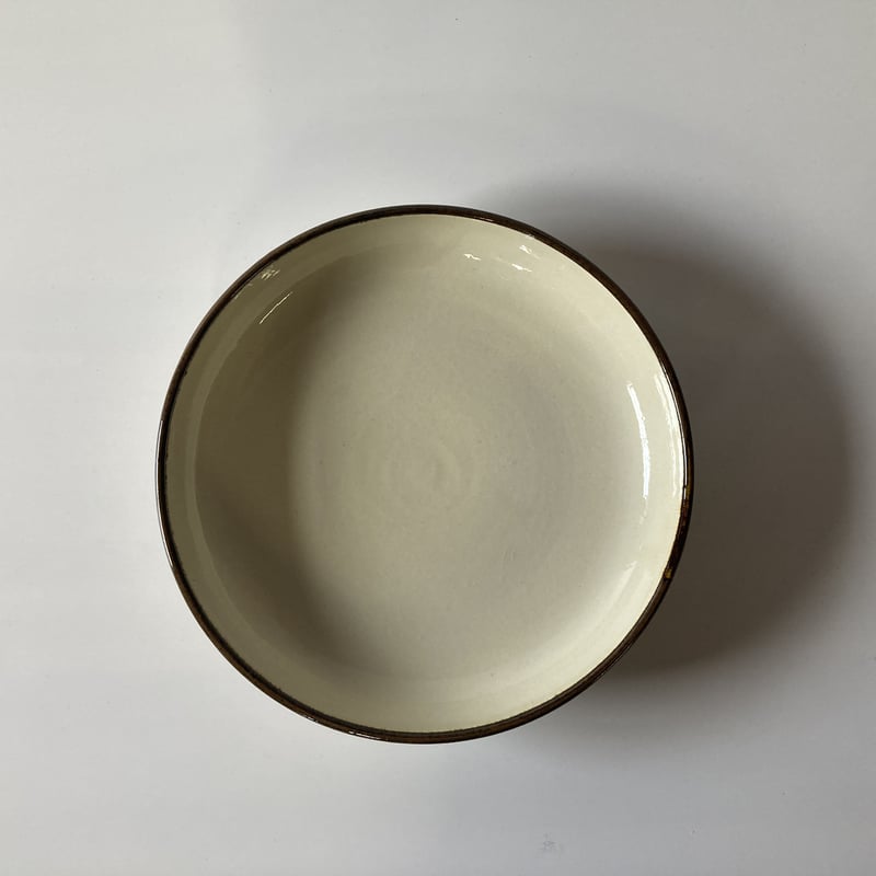 おでん皿(7寸/約21㎝)白縁鉄巻 (08) | 出西窯 on-line STORE おでん皿(7寸/約21㎝)白縁鉄巻 (08) | 出西窯 on-line STORE