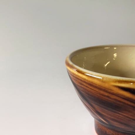 ご飯茶碗（豆　口径約10.6cm・高さ約6cm）飴 ／ぼたん刷毛目　（09）