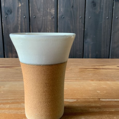 焼締めビールカップ（大　口径約8.5㎝・高さ約12㎝）白　（06）