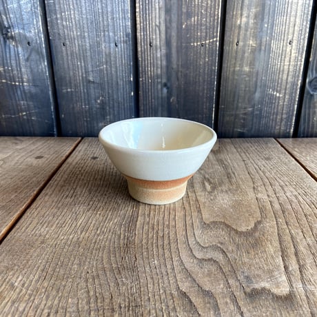 ご飯茶碗（豆　口径約10.6cm・高さ約6cm）白・下焼き締め　（09）